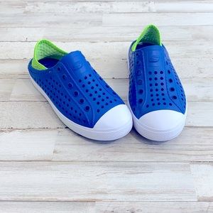 Boy sz 1 Skechers Foamies Guzman Steps Aqua Surge